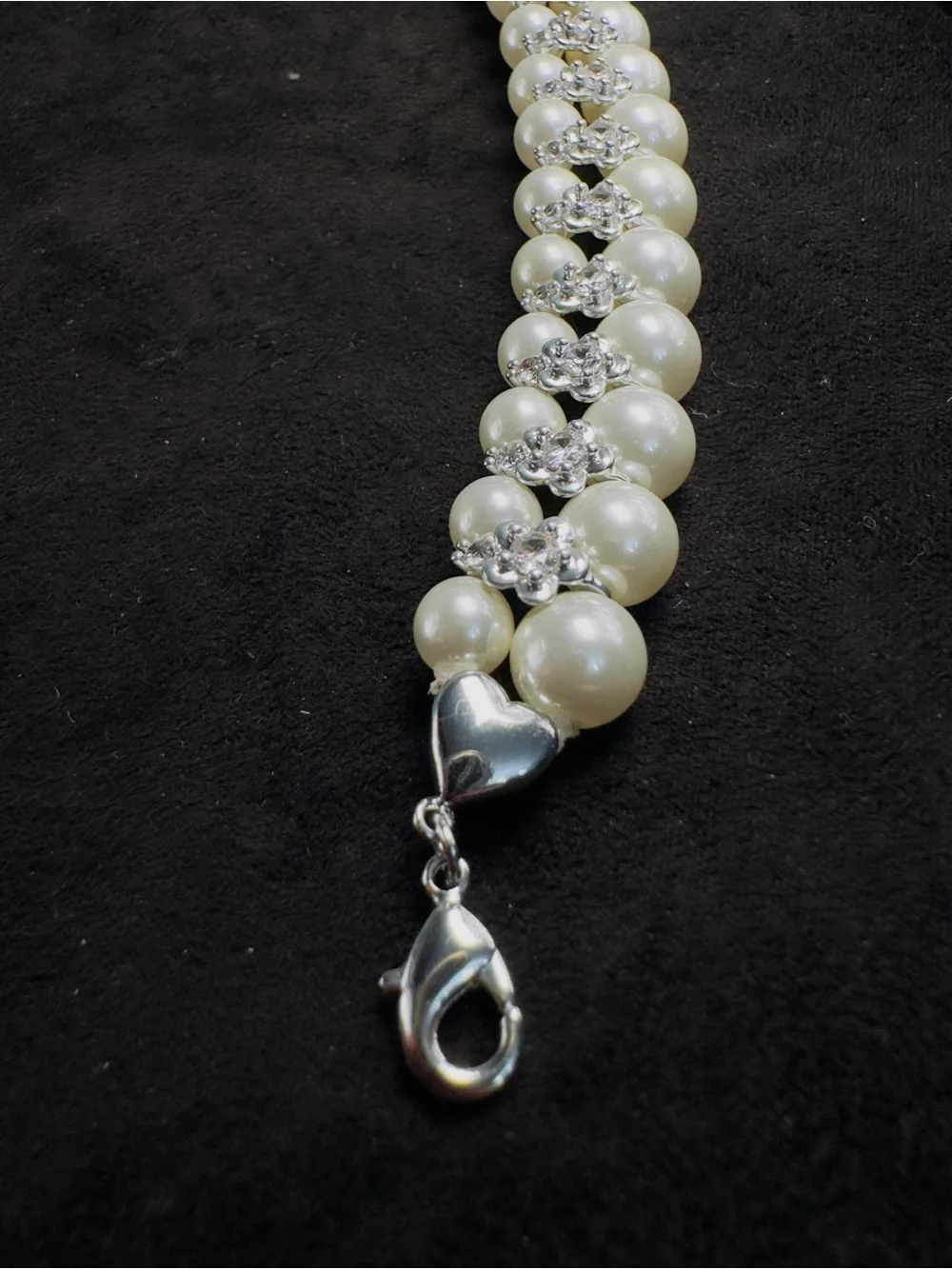 Elegant Pearl Bow Statement Necklace - White